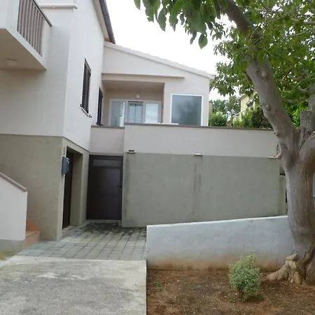 Апартаменты With Parking Space Sali, Dugi Otok - 8154 *